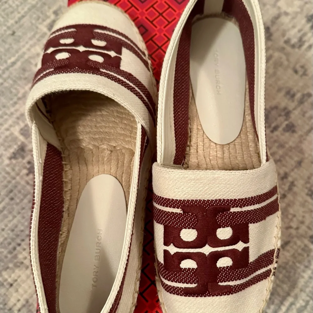 Tory Burch DOUBLET JACQUARD ESPADRILLE STRIPE LOGO Women's Burgundy and Cream 9